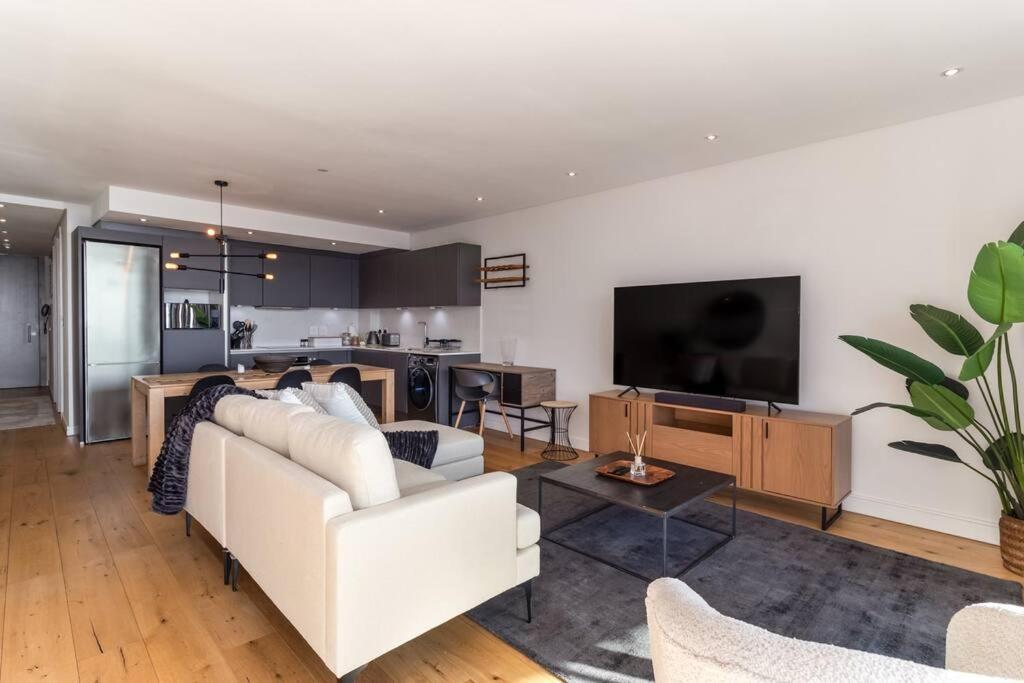 705 The Glengariff * Cape Town